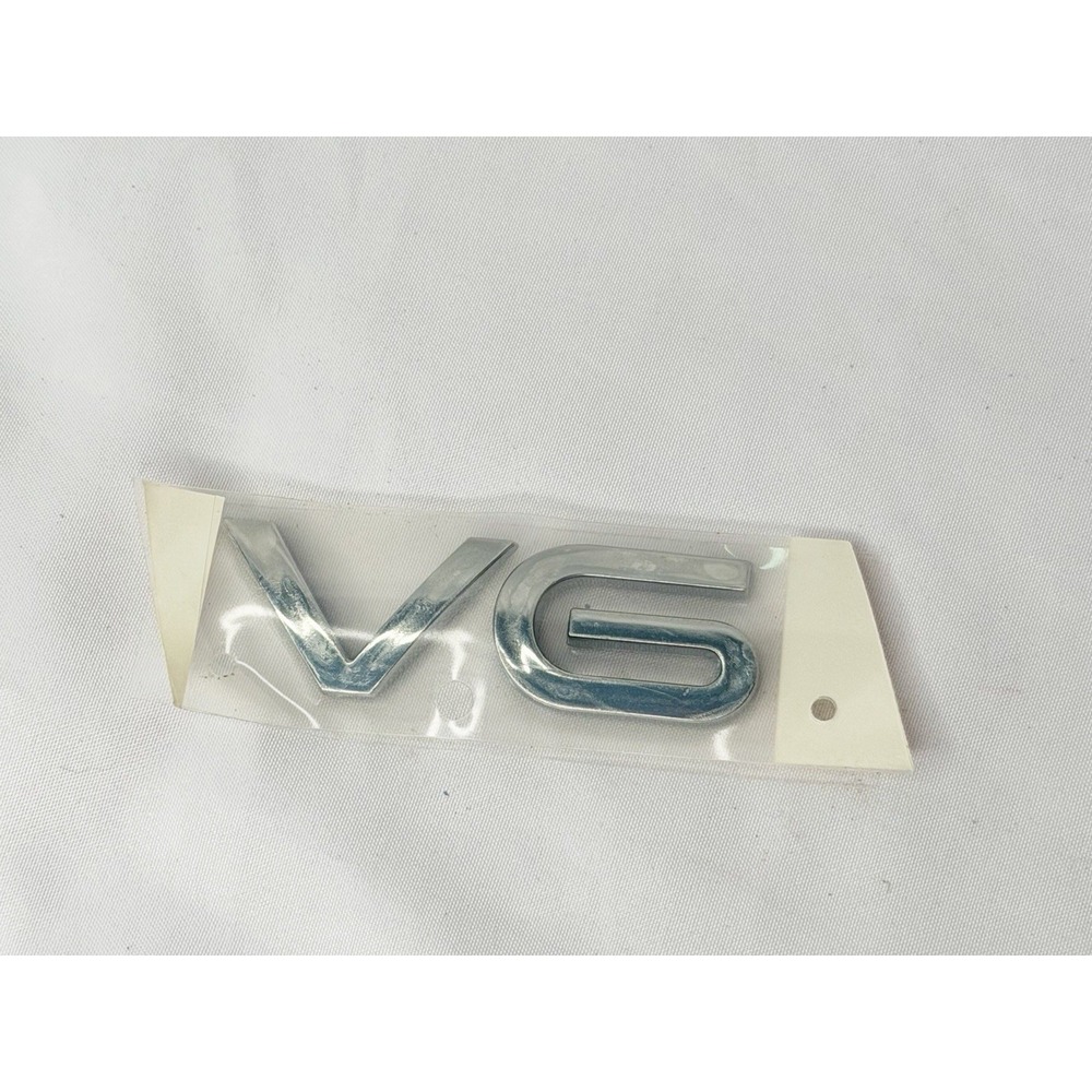 NOS OEM GM V6 Liftgate Emblem Badge 22697600 Saturn Vue 2002-2005